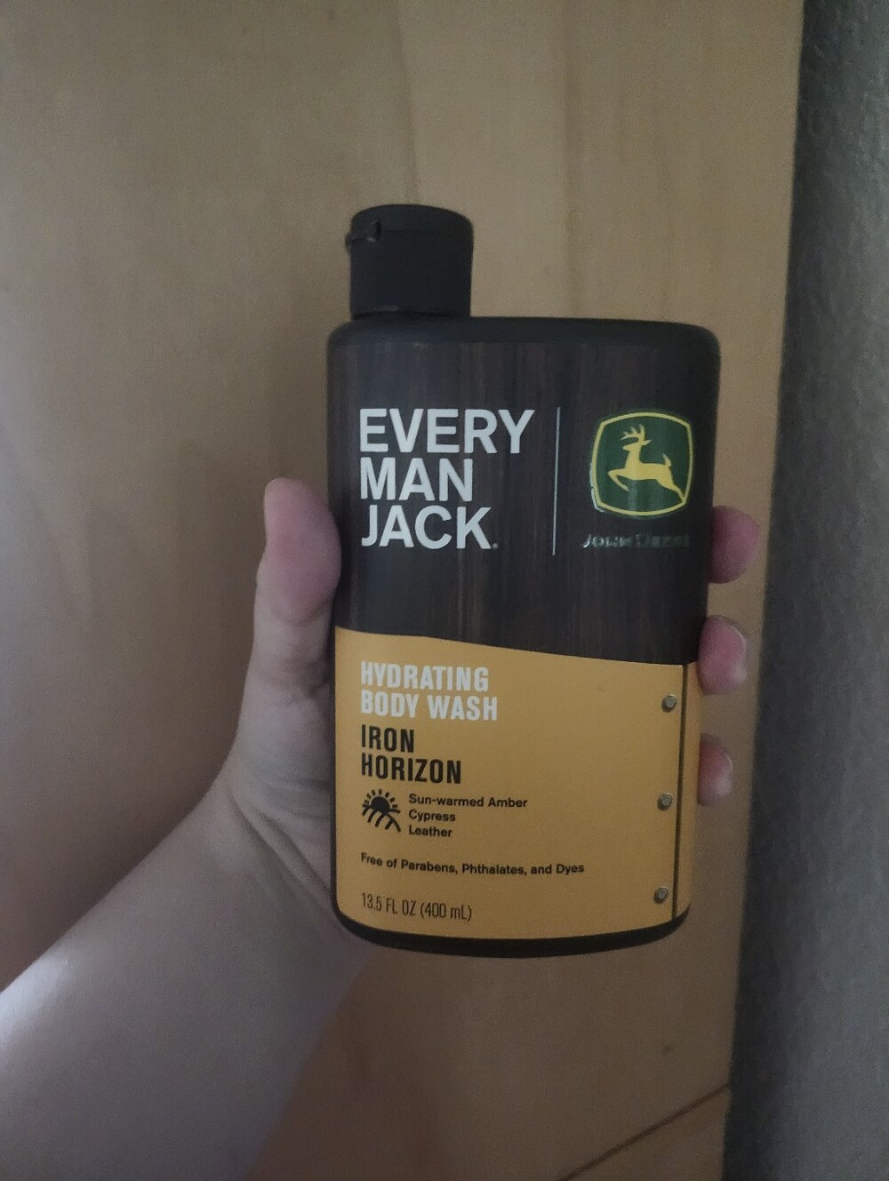 Every Man Jack Hydrating Body Wash — Iron Horizon (Yellow, Brown)